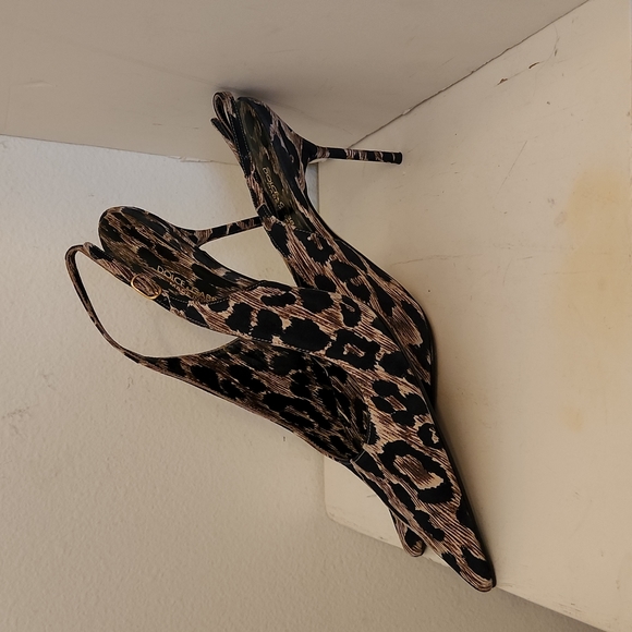 ♤ Dolce & Gabbana Leopard Print Heels - Picture 3 of 6